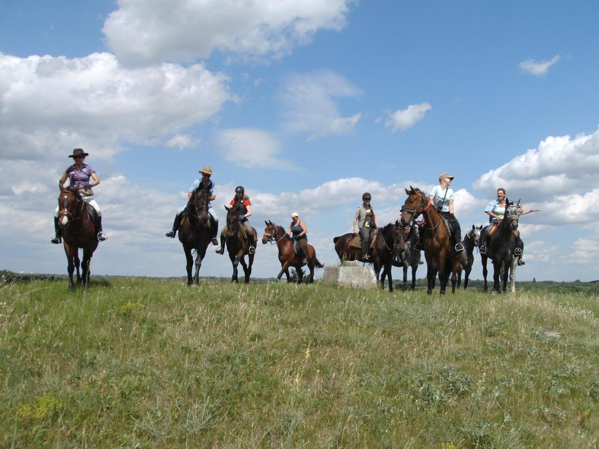Jakabszállás 热代翁坦亚宾馆旅馆 外观 照片