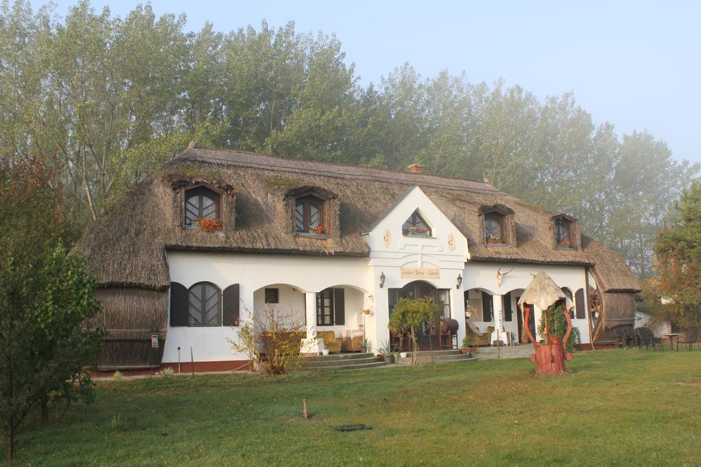 Jakabszállás 热代翁坦亚宾馆旅馆 外观 照片